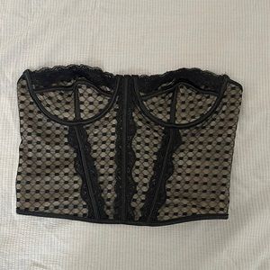 Women’s closet top size M